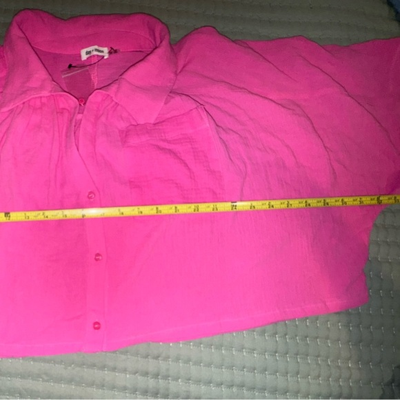 Day & Moon Bright Pink Button-Up crop gauzy bubble Shirt 100% cotton NWT Size M - Picture 5 of 14